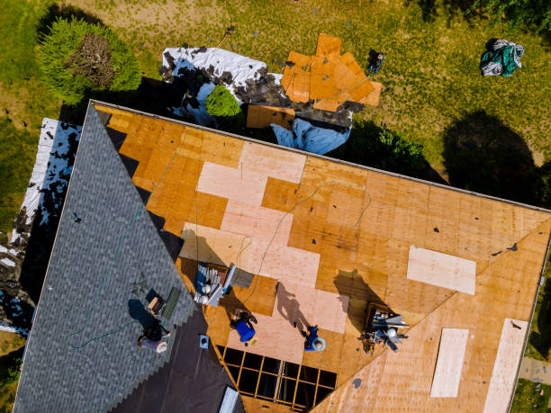 Best Gutter Installation and Roofing  in De Pere, WI